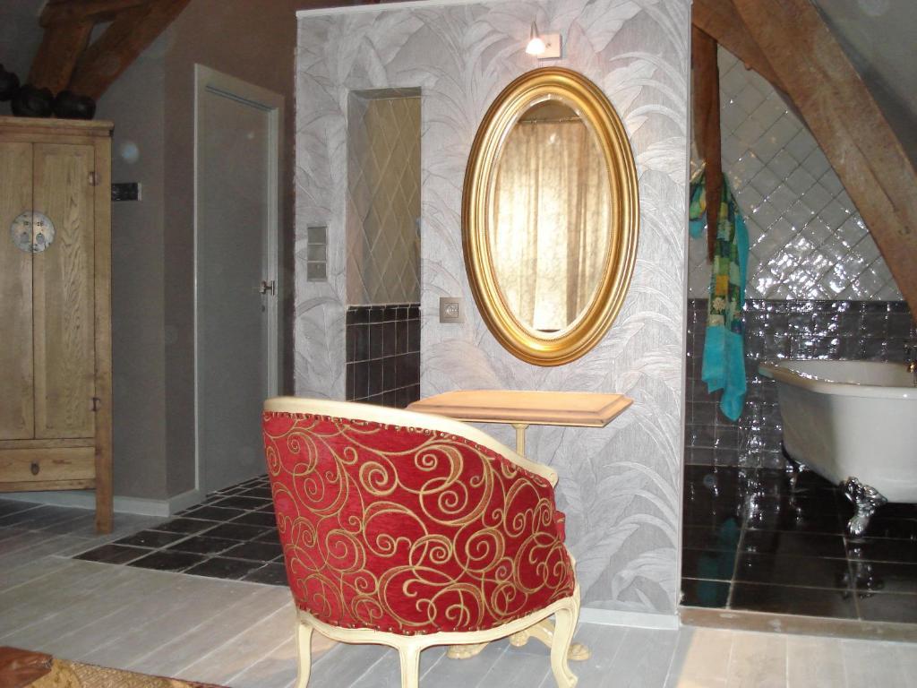 Aparthotel De Beek Anno 1410 Sint-Truiden Room photo